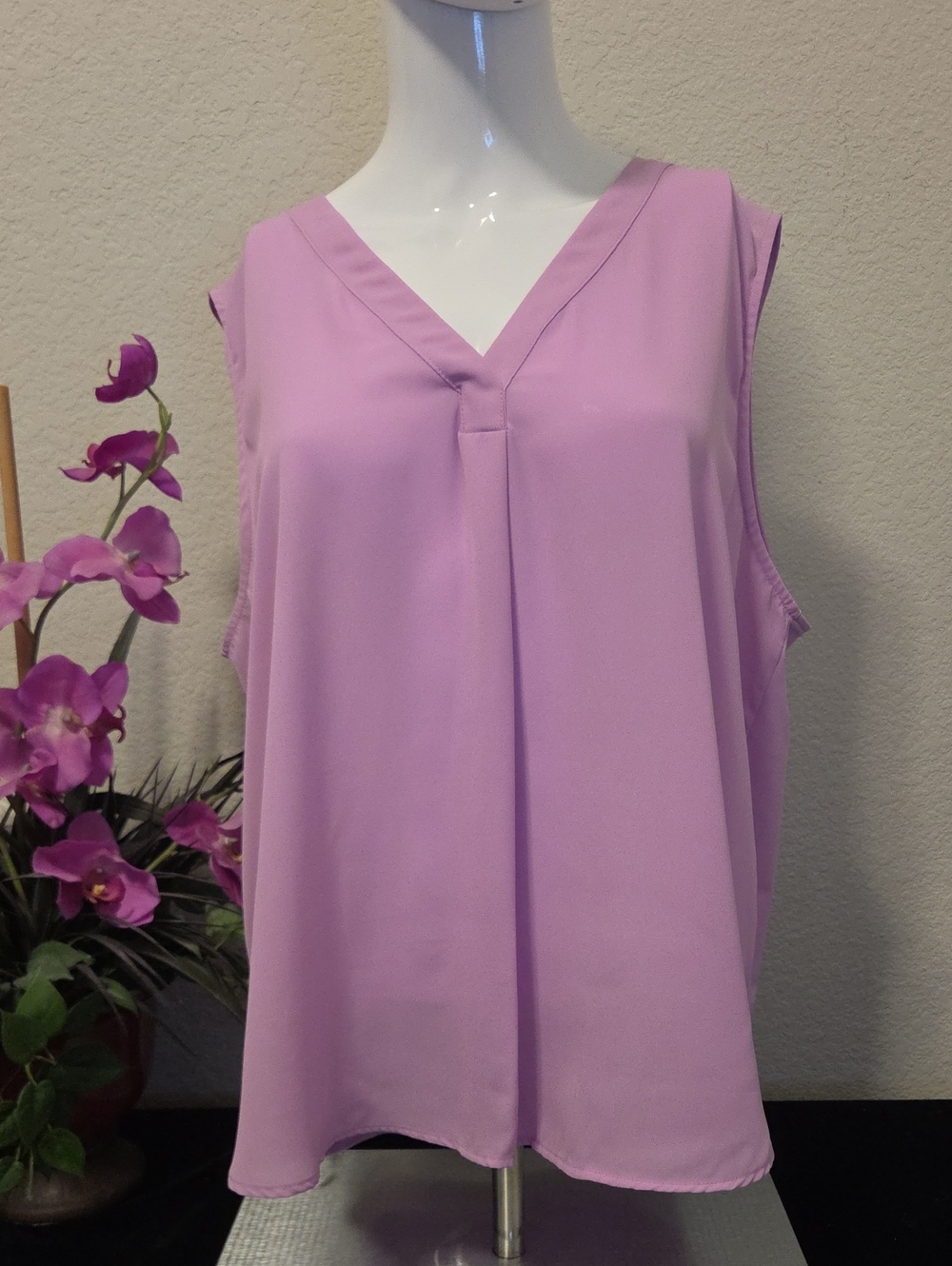 Ann Taylor Lavender Pink Pleat Front V-Neck Sleeveless Top